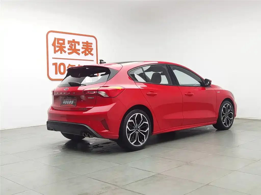 Ford Focus 2022 из CN, фото 10