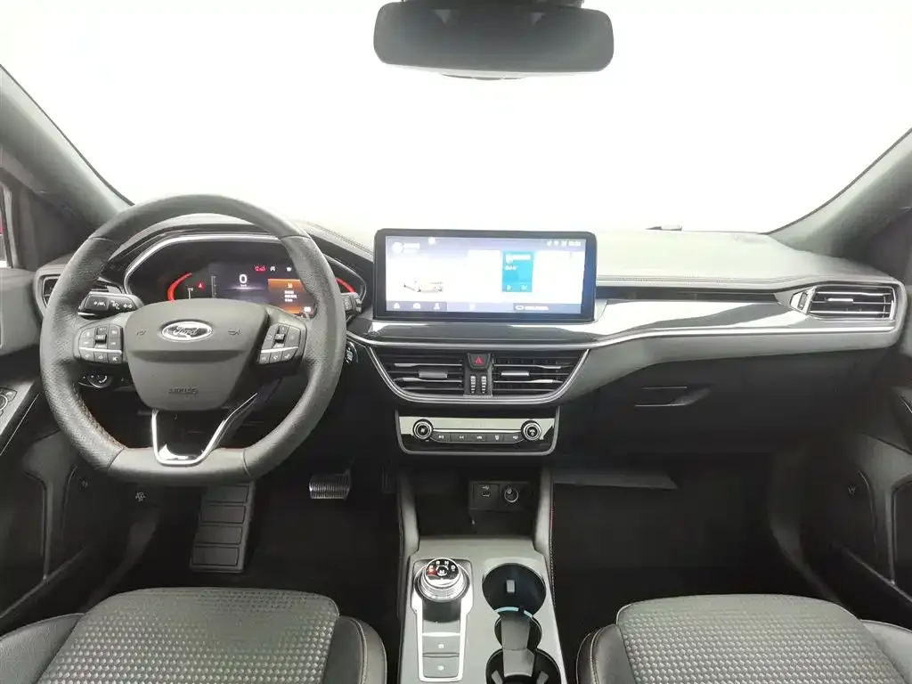Ford Focus 2022 из CN, фото 7