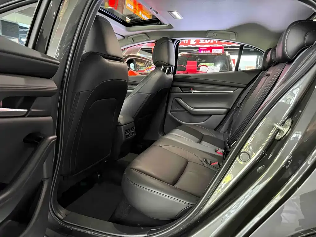 Mazda 3 Axela 2024 из CN, фото 4