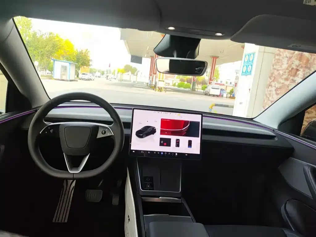Tesla Model Y — фото 9