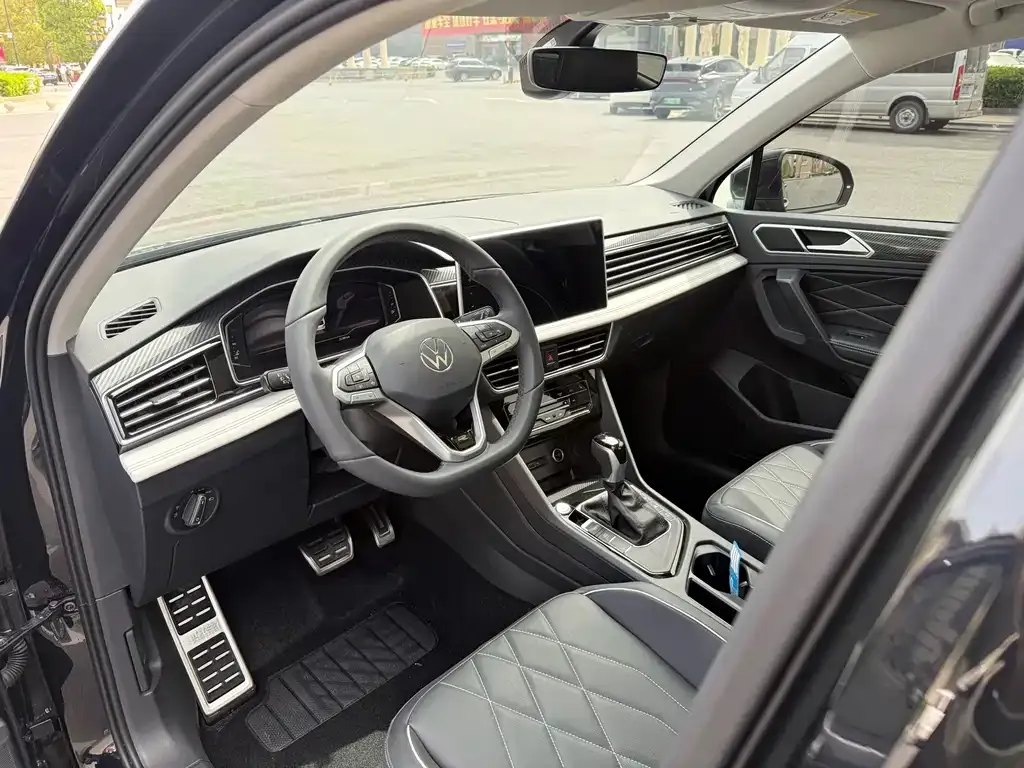 Volkswagen Tiguan L 2024 из CN, фото 2