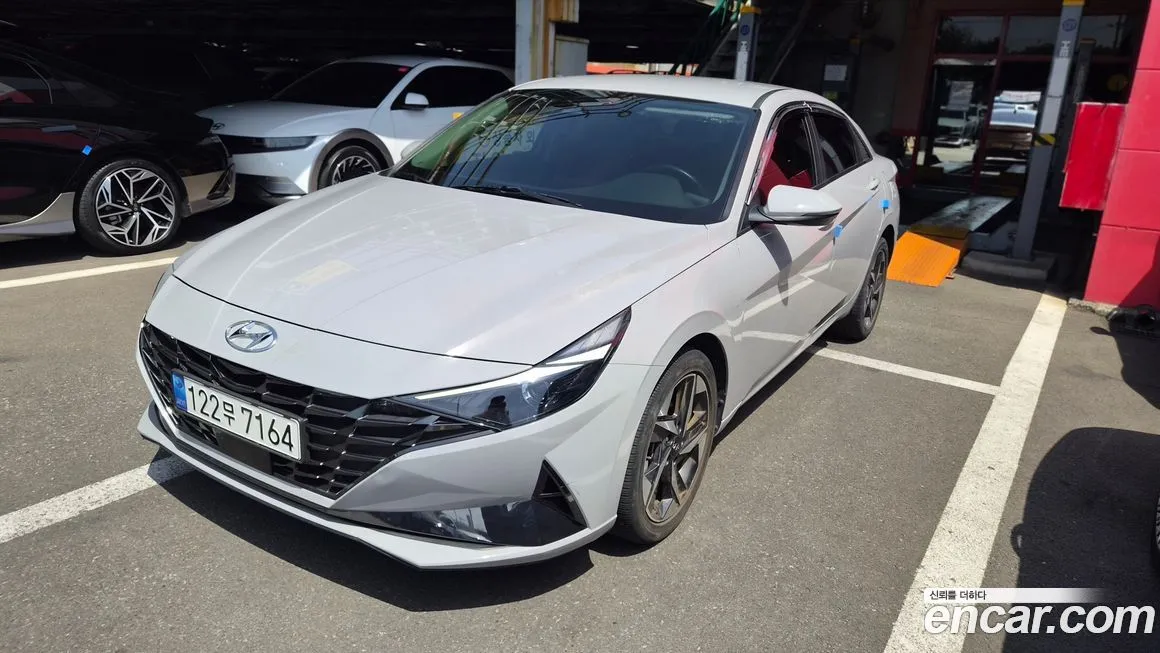 Hyundai AVANTE — фото 1