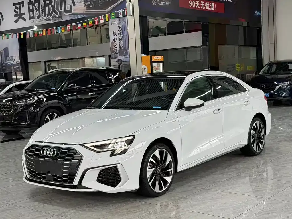 Audi A3 2023 из CN, фото 1