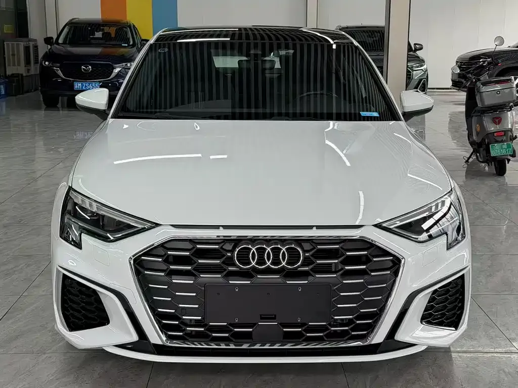 Audi A3 2023 из CN, фото 4