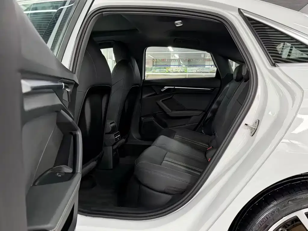 Audi A3 2023 из CN, фото 5