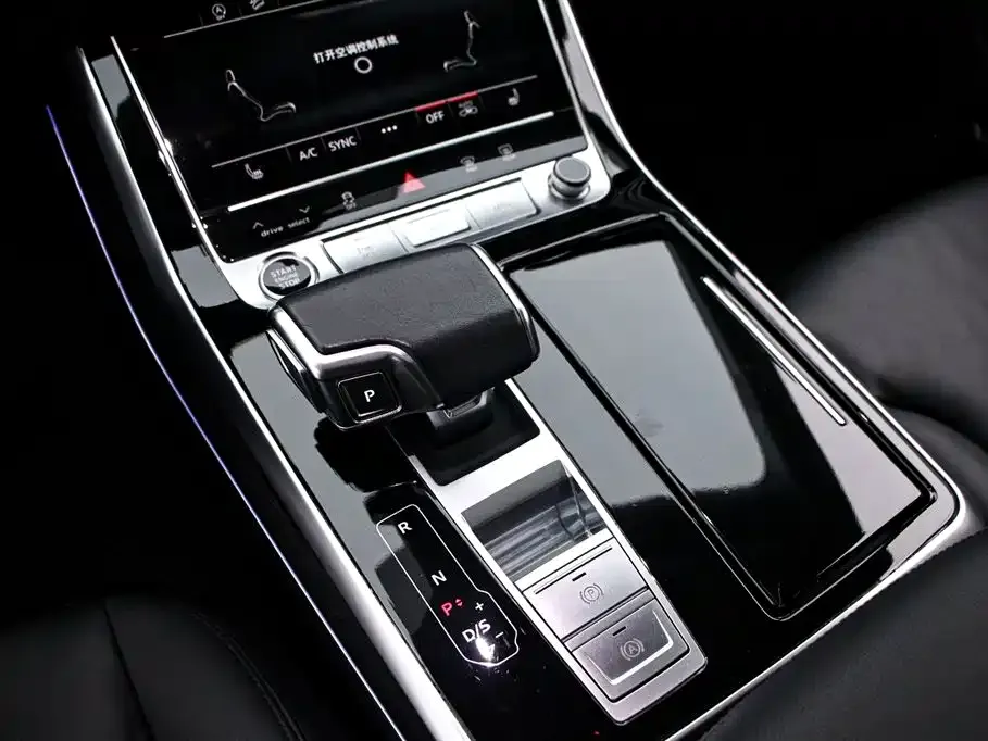 Audi Q8 2021 из CN, фото 10