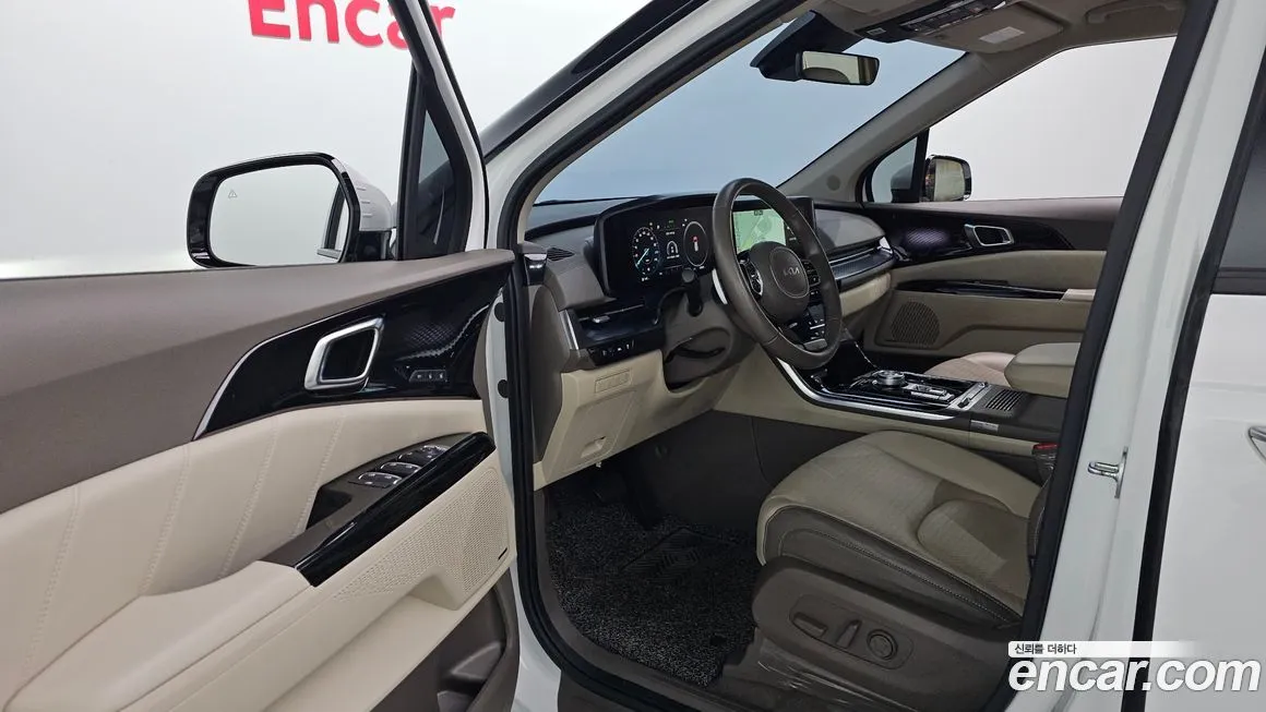 Kia Carnival — фото 10