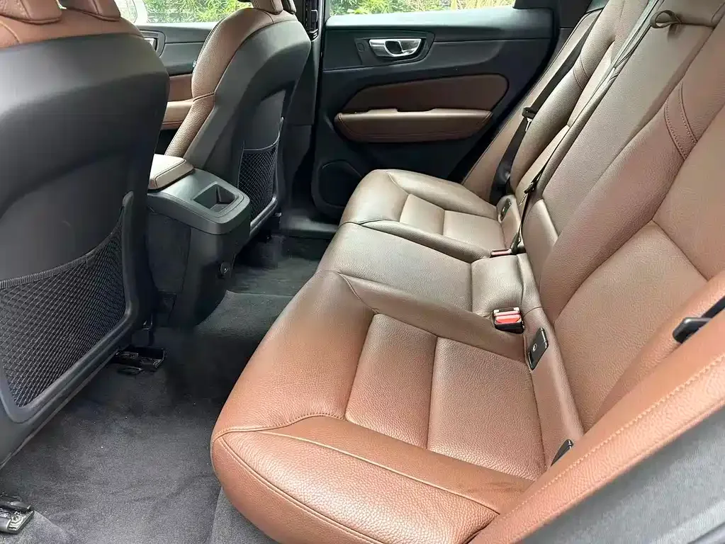 Volvo XC60 2025 из CN, фото 7