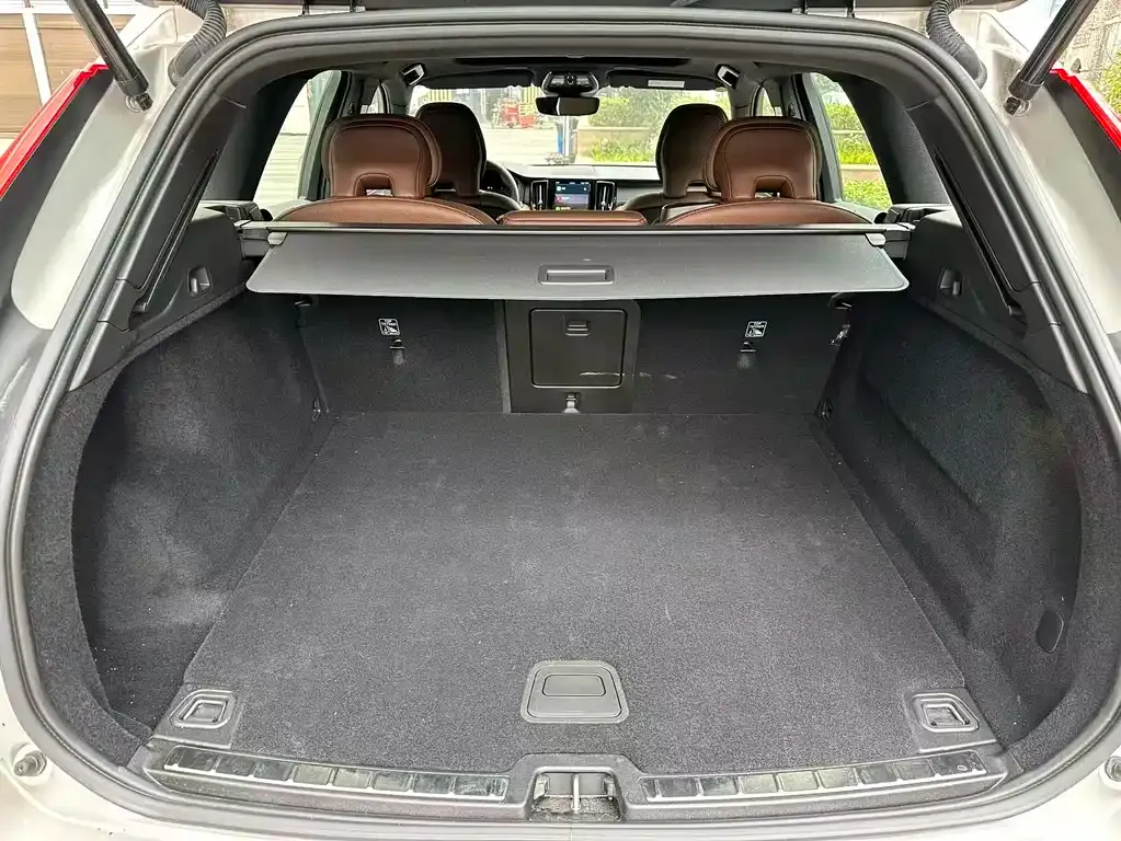 Volvo XC60 2025 из CN, фото 9