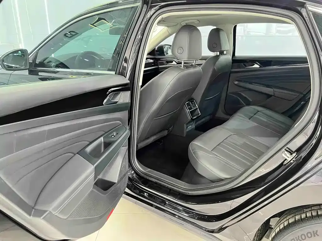 Volkswagen Passat 2022 из CN, фото 7