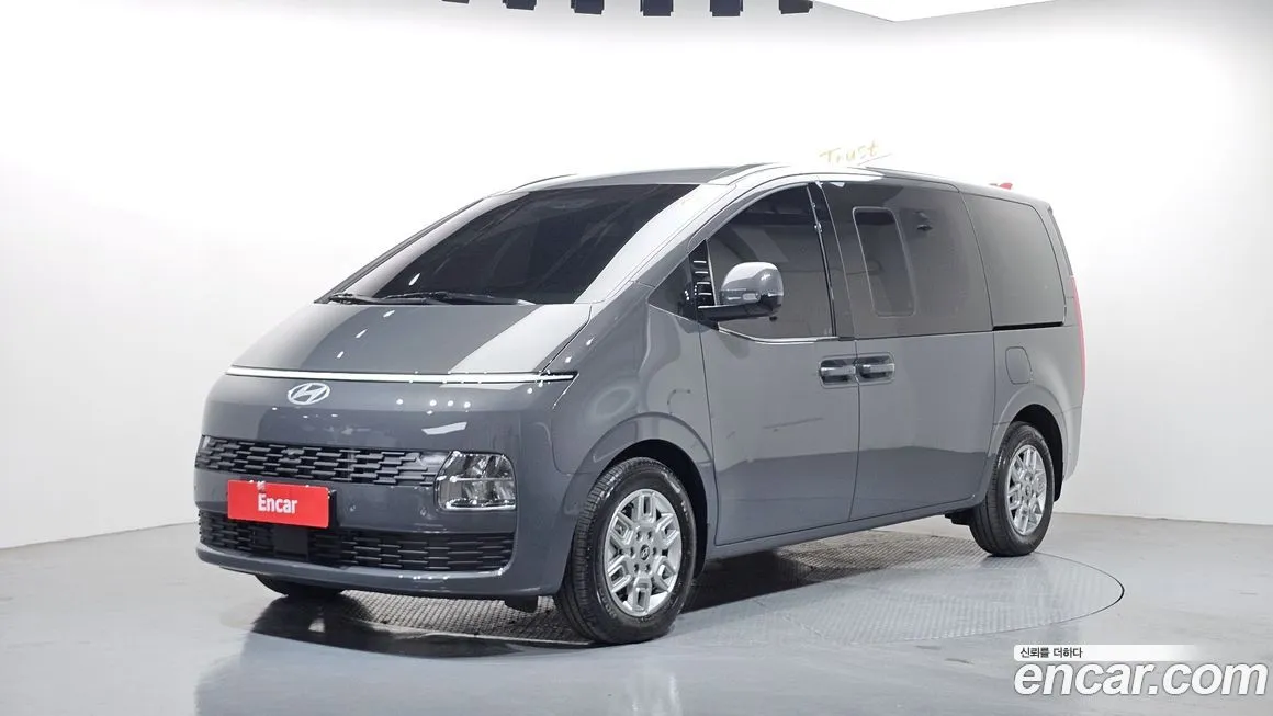 Hyundai Staria