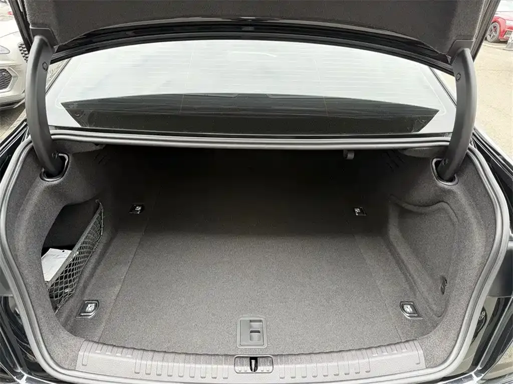 Audi A6L 2022 из CN, фото 5