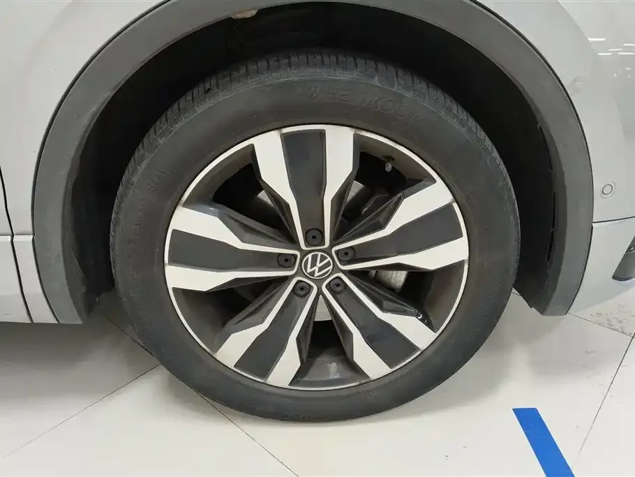 Volkswagen Tiguan L 2022 из CN, фото 8