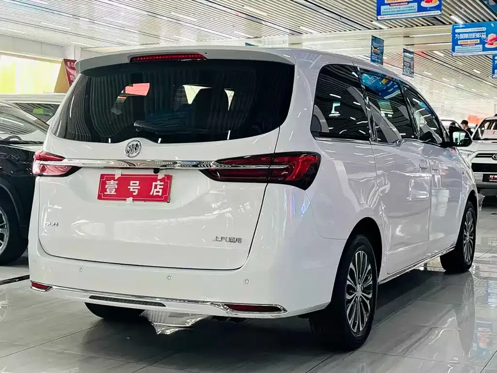 Buick GL8 2023 из CN, фото 3