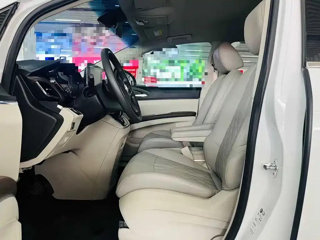 Buick GL8 2023 из CN, фото 6