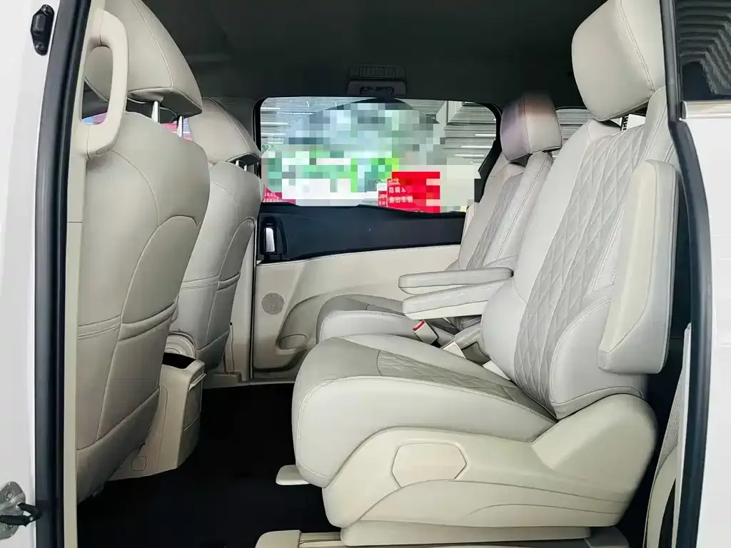 Buick GL8 2023 из CN, фото 2
