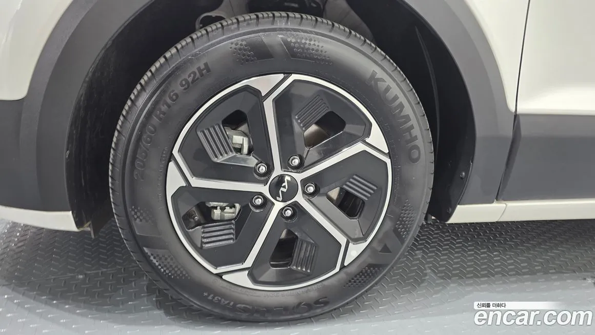 Kia Niro — фото 10