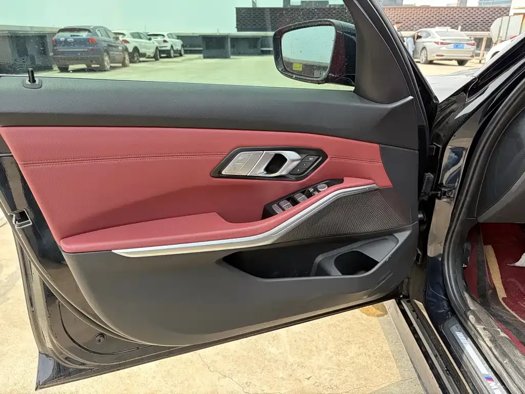 BMW 3 Series 2021 из CN, фото 7
