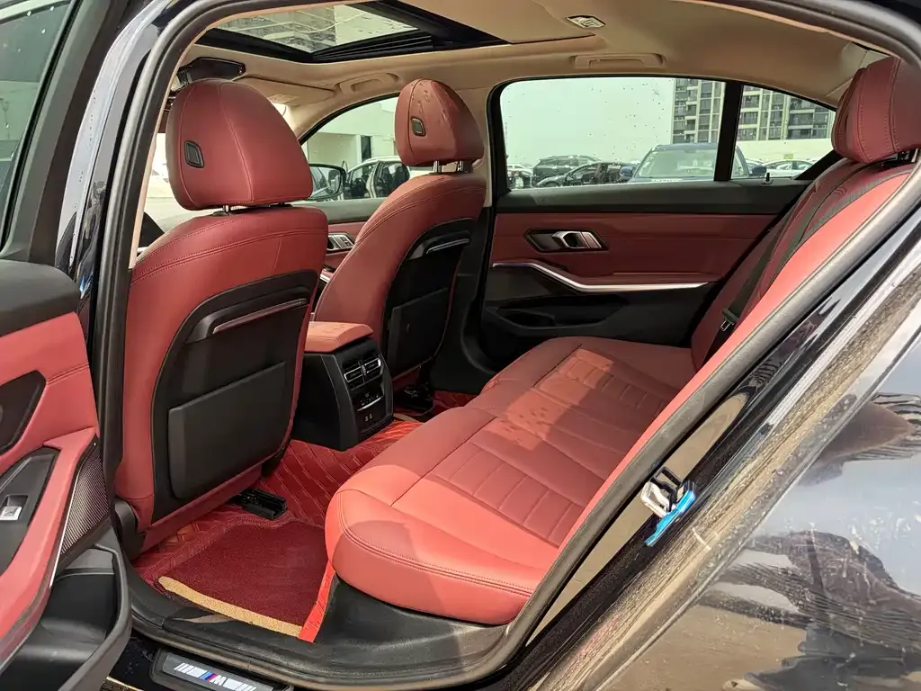 BMW 3 Series 2021 из CN, фото 2