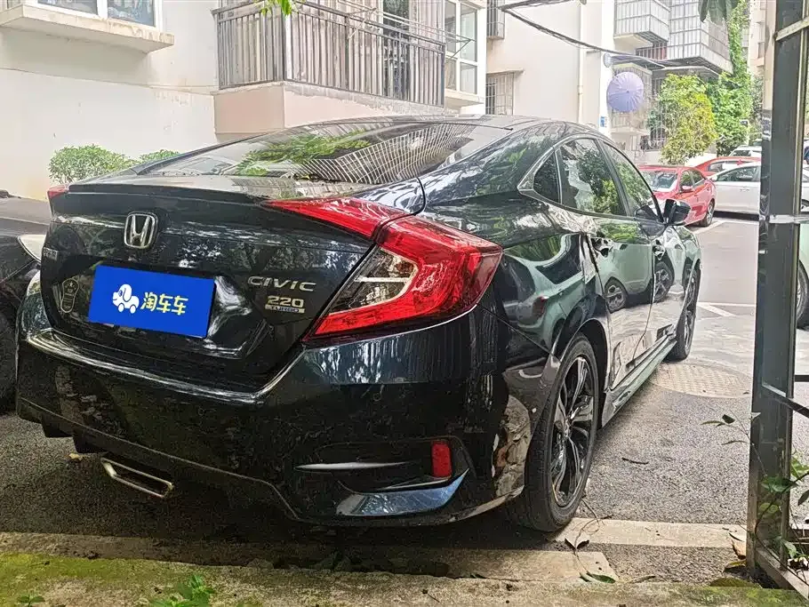 Honda Civic — фото 8