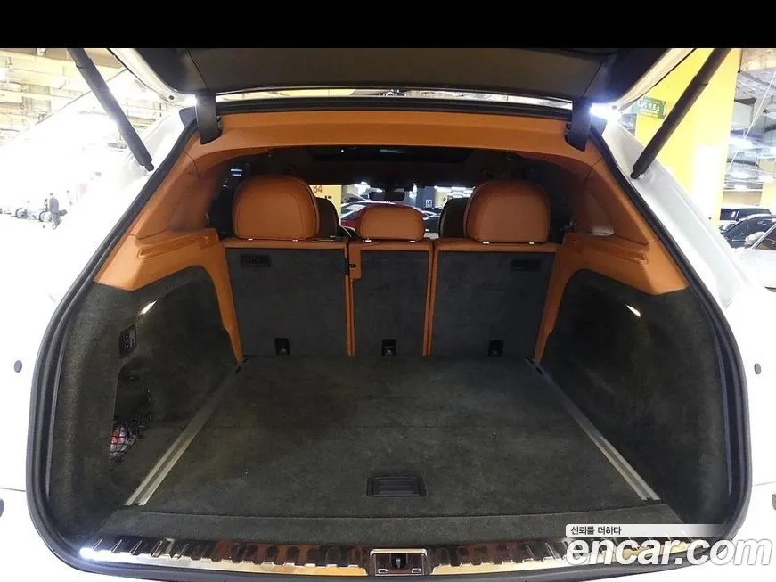 Bentley Bentayga 2021 из KR, фото 2