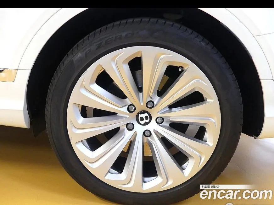 Bentley Bentayga 2021 из KR, фото 8