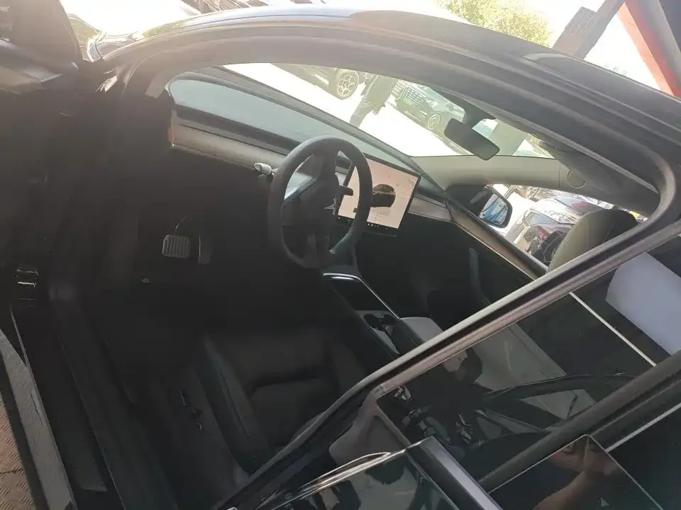 Tesla Model Y 2023 из CN, фото 2