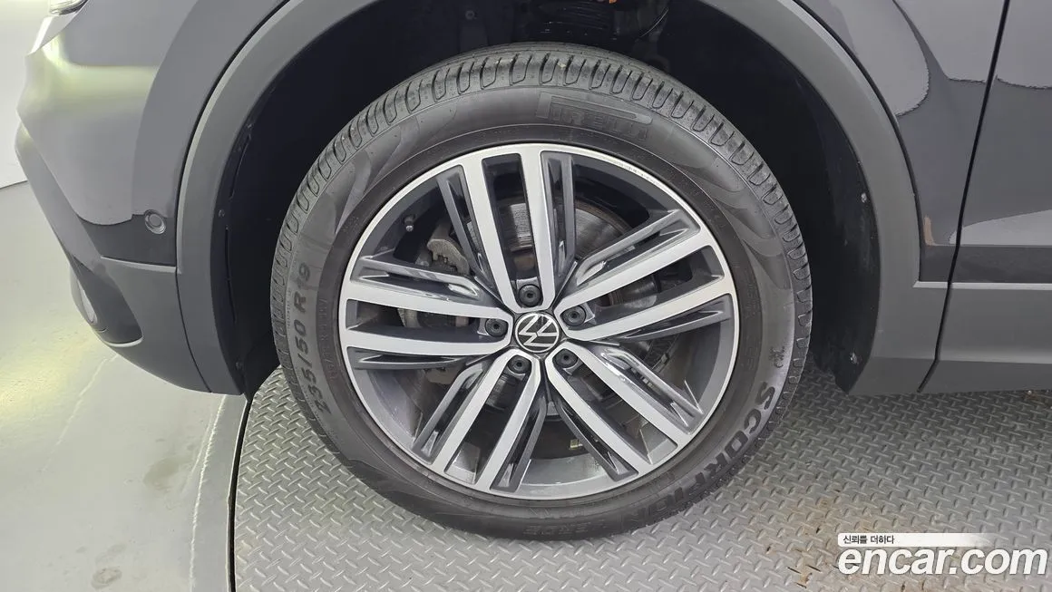 Volkswagen Tiguan — фото 8