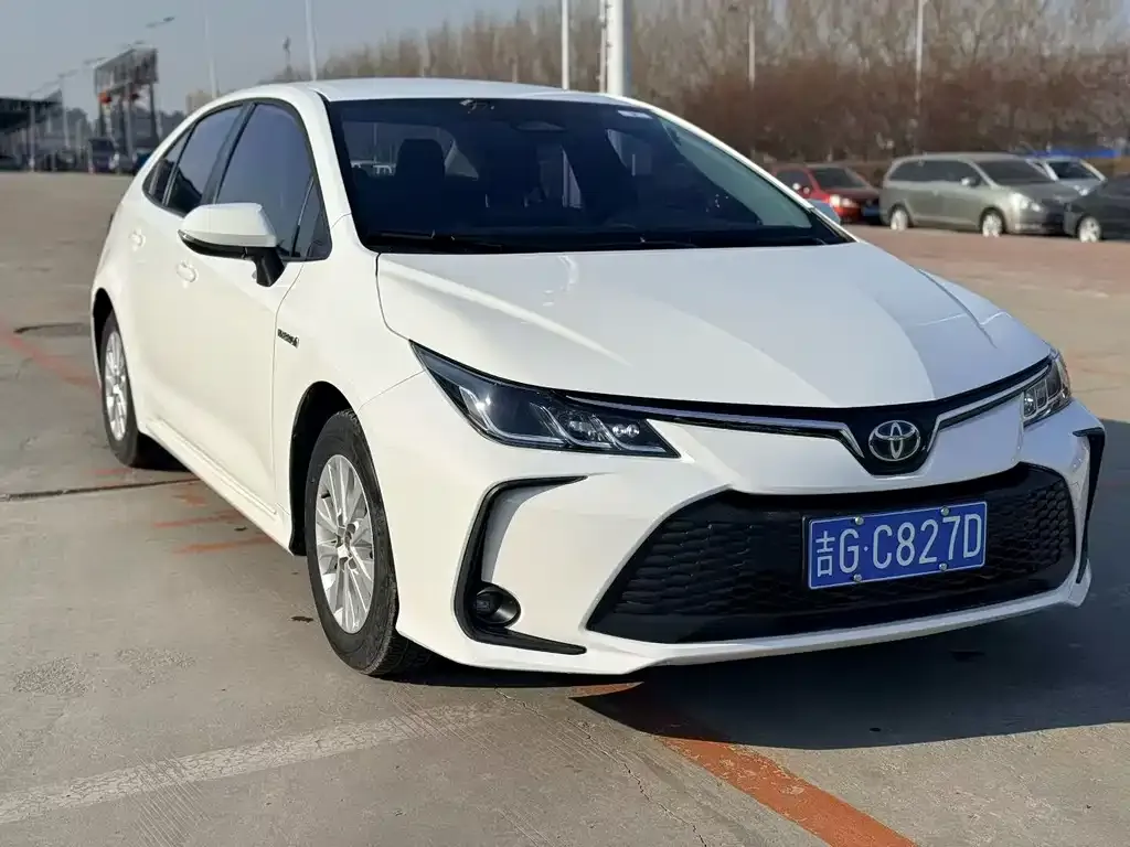 Toyota Corolla 2023 из CN, фото 1