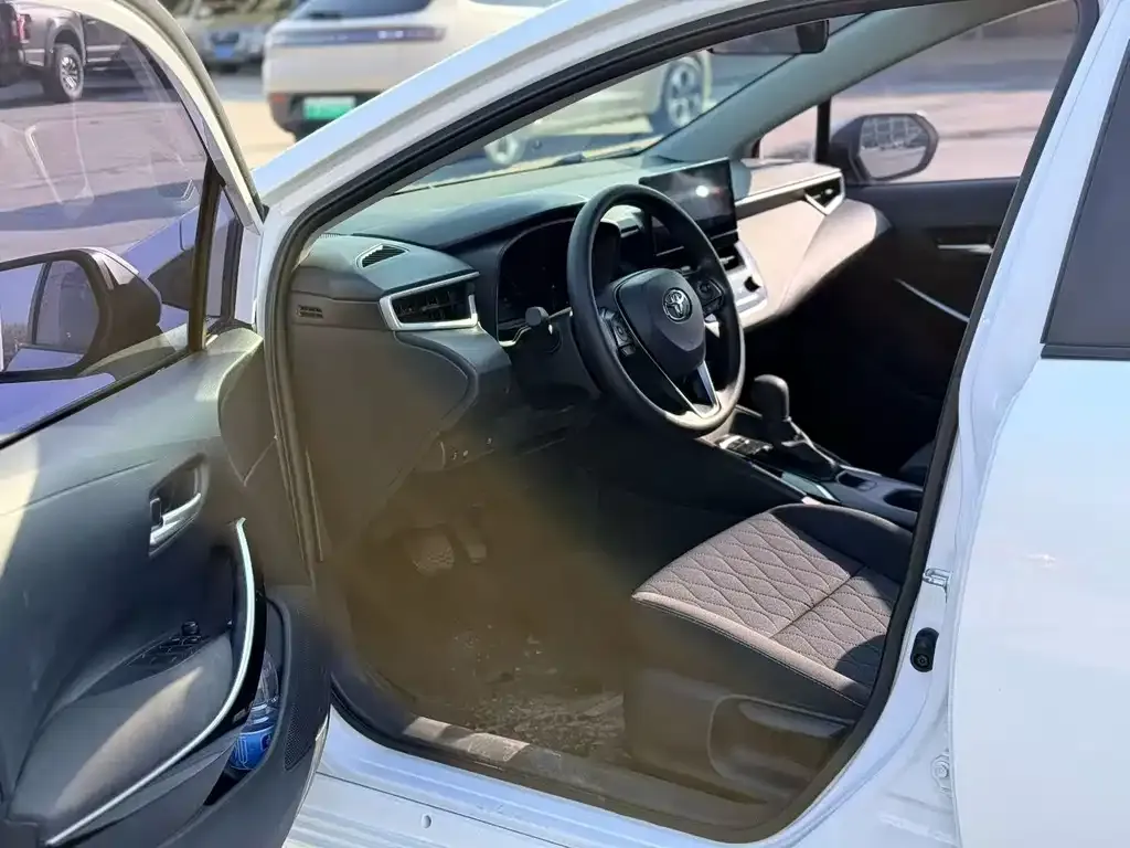 Toyota Corolla 2023 из CN, фото 7