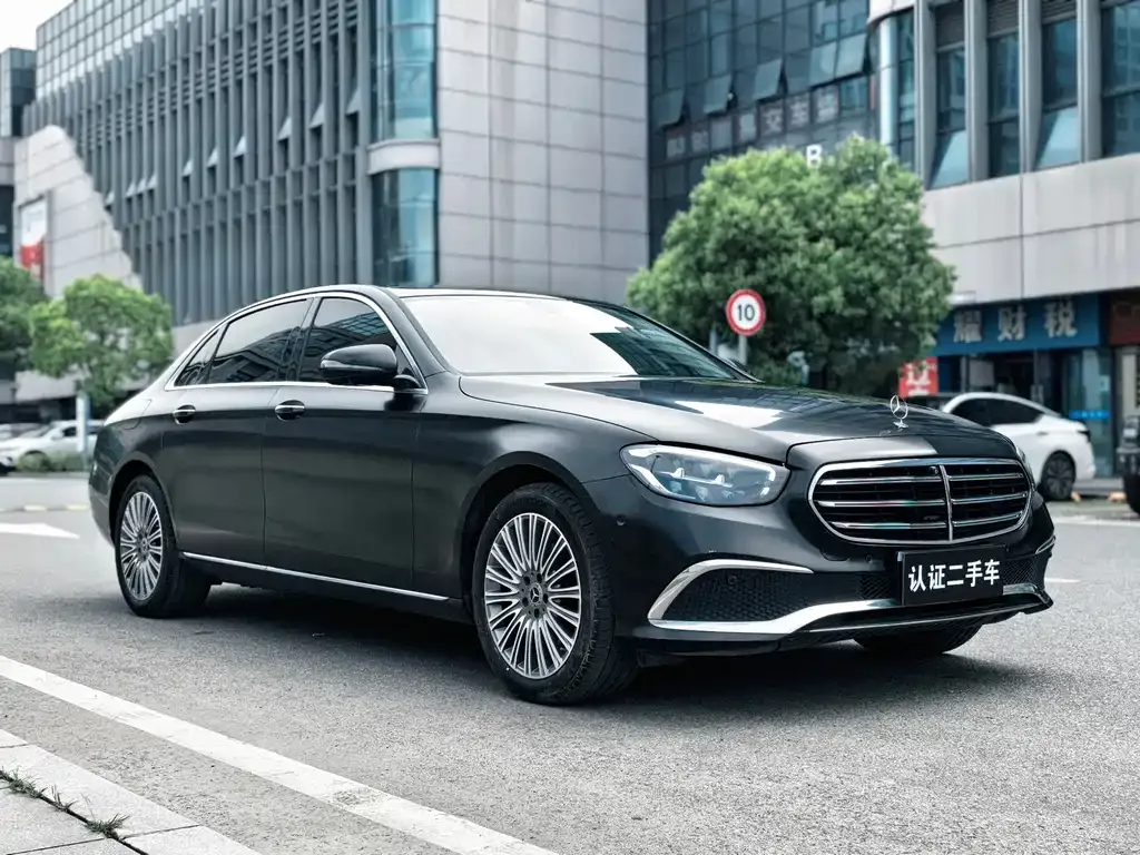 Mercedes-Benz E-Class — фото 6