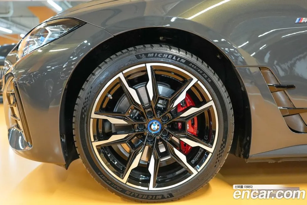 BMW i4 2024 из KR, фото 8