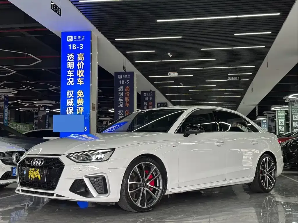 Audi A4L 2022 из CN, фото 1