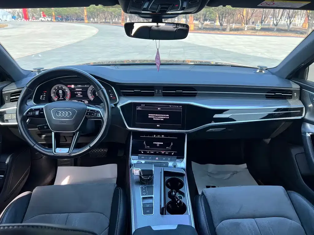 Audi A6L 2022 из CN, фото 2