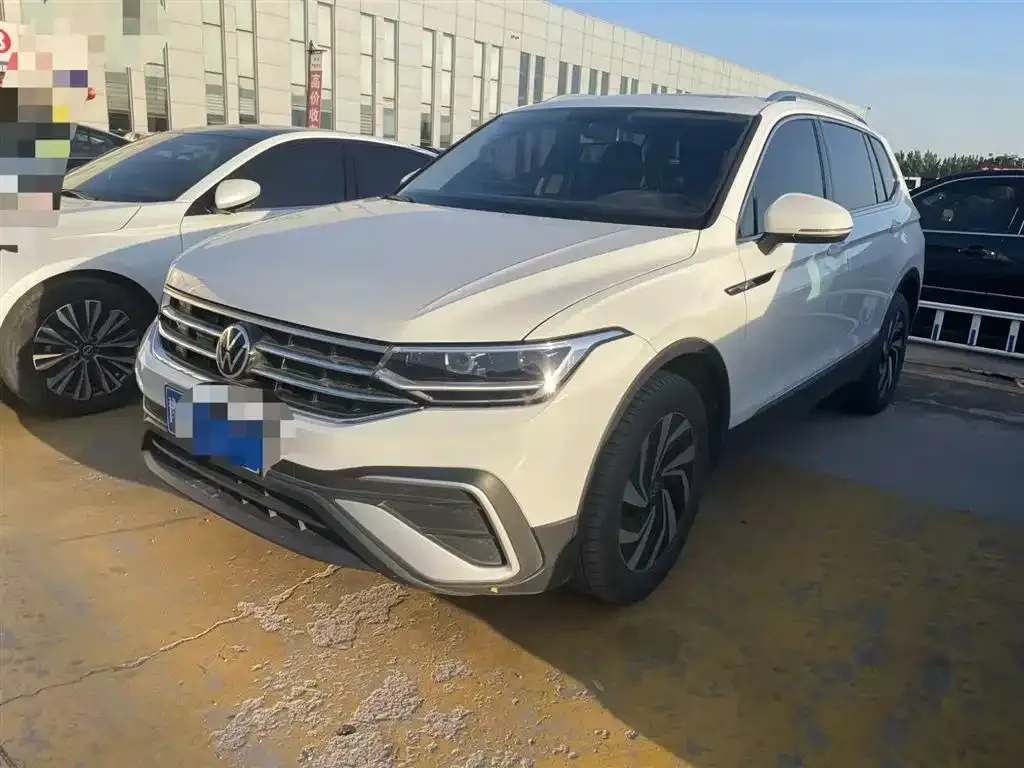 Volkswagen Tiguan L 2023 из CN, фото 1