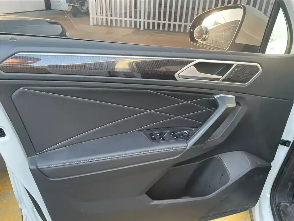 Volkswagen Tiguan L 2023 из CN, фото 10