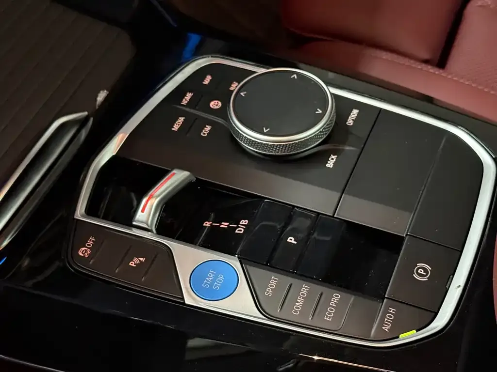 BMW iX3 2025 из CN, фото 3