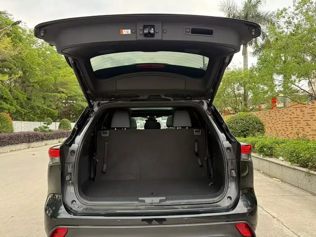 Toyota Crown Kluger 2023 из CN, фото 9
