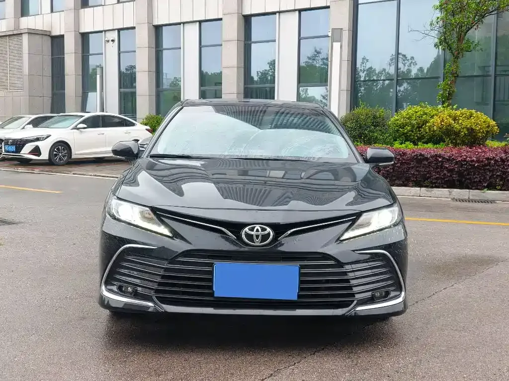 Toyota Camry 2023 из CN, фото 2