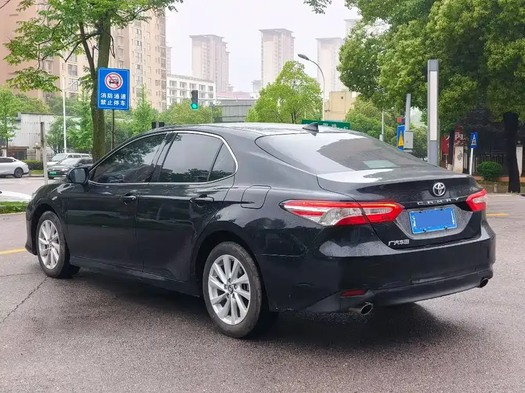 Toyota Camry 2023 из CN, фото 7