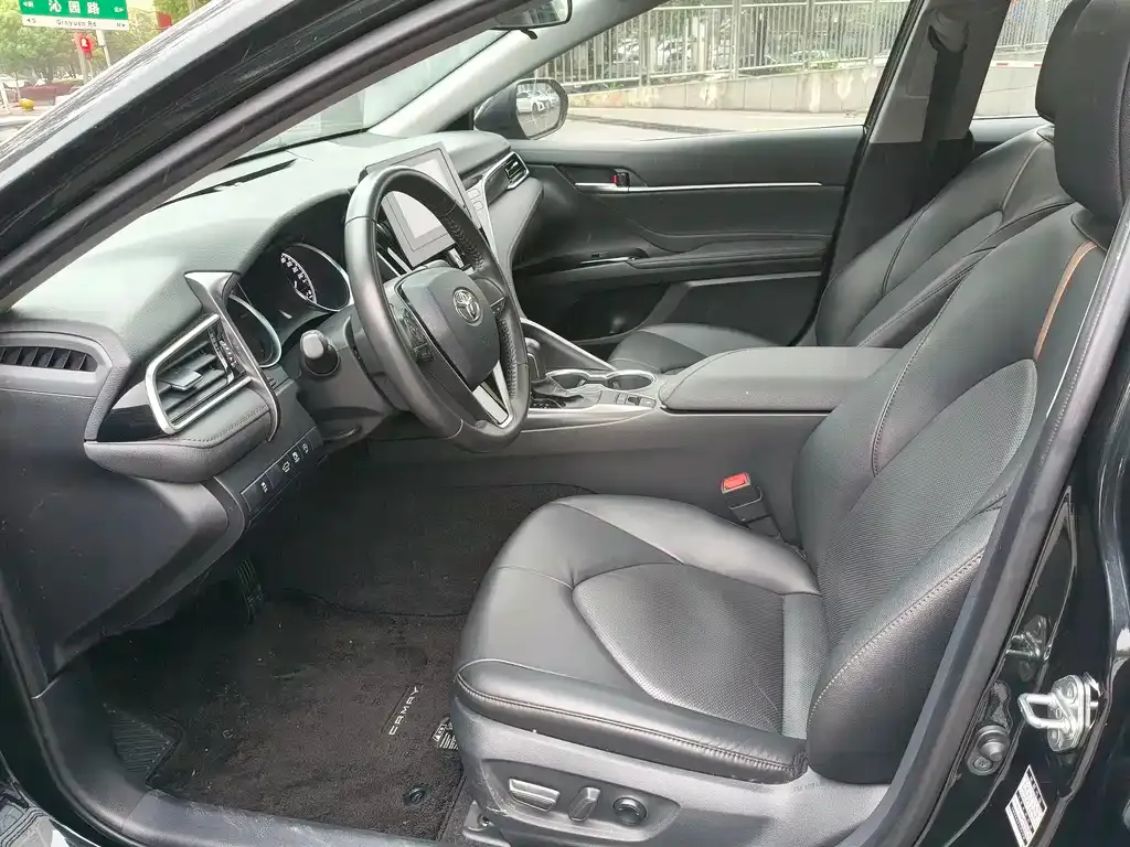 Toyota Camry 2023 из CN, фото 10