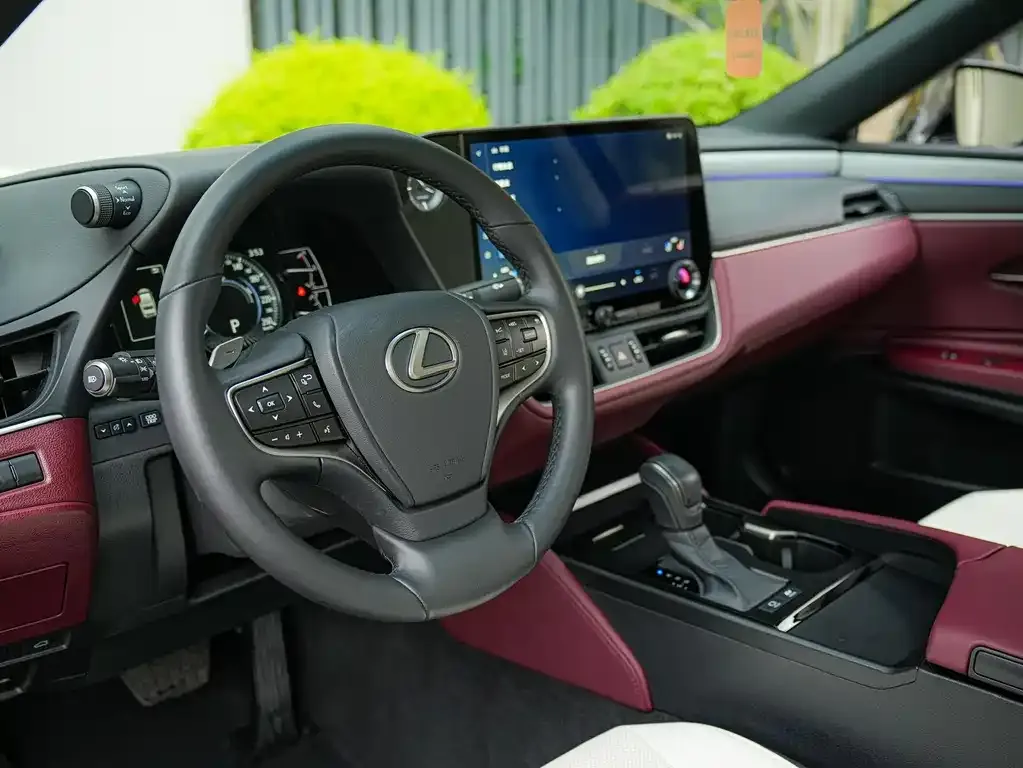 Lexus ES 2025 из CN, фото 2