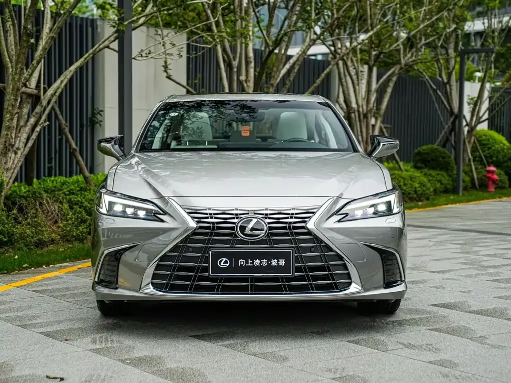 Lexus ES 2025 из CN, фото 8
