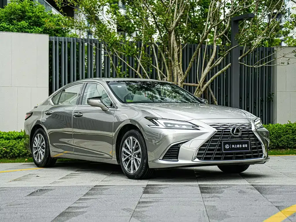 Lexus ES 2025 из CN, фото 5