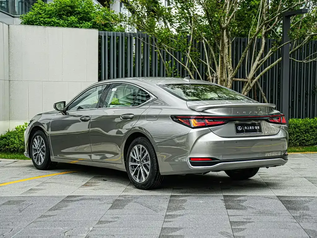 Lexus ES 2025 из CN, фото 4
