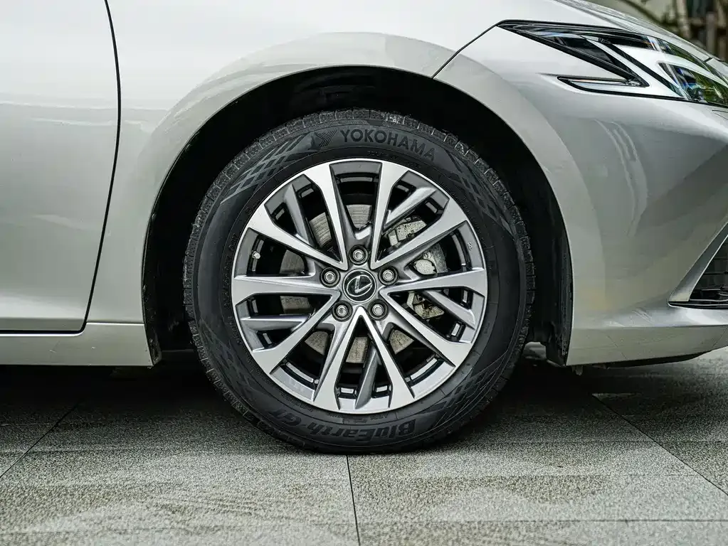 Lexus ES 2025 из CN, фото 10