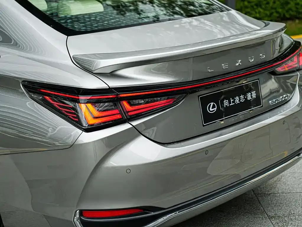 Lexus ES 2025 из CN, фото 9