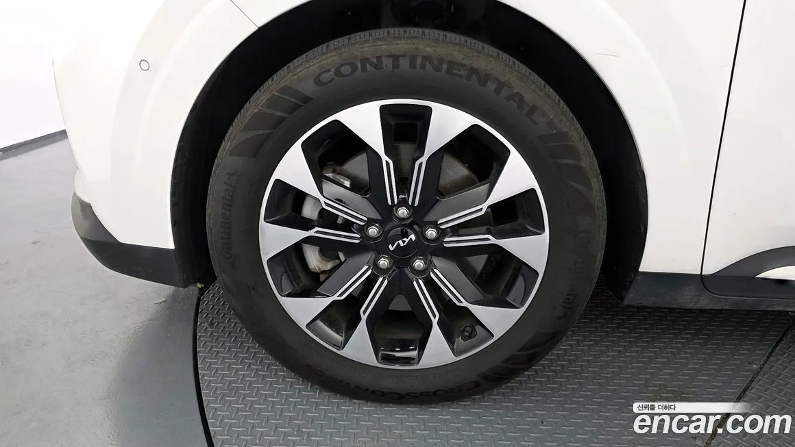Kia Carnival — фото 10