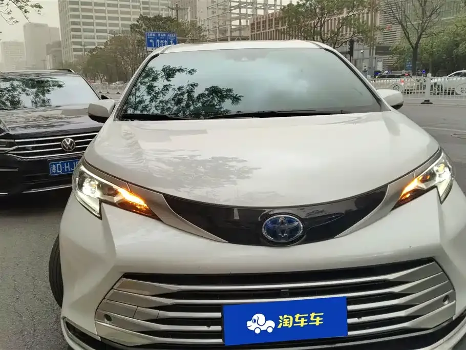 Toyota Sienna 2024 из CN, фото 6