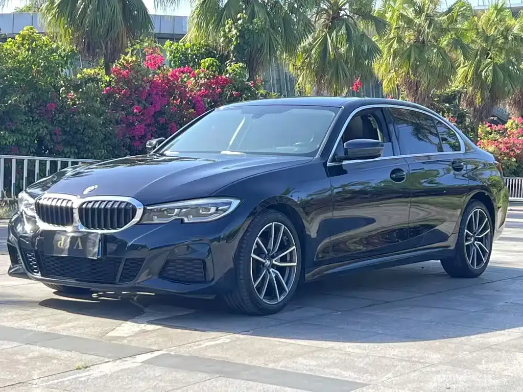 BMW 3 Series 2022 из CN, фото 1